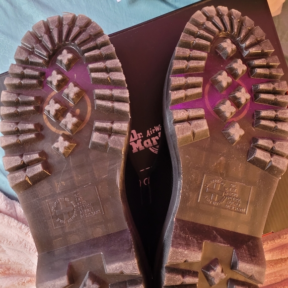 Lazy Oaf x Dr. Martens: BETHAN - Picture 11 of 17